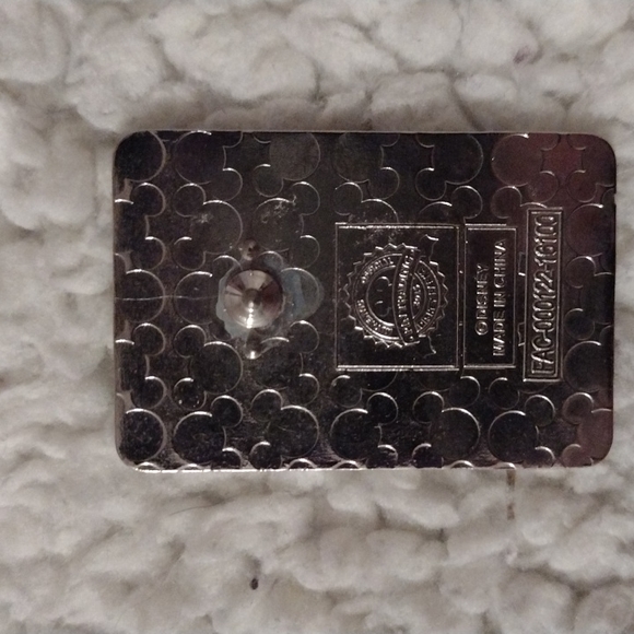 Sally playing cards Disney pin - Picture 2 of 2